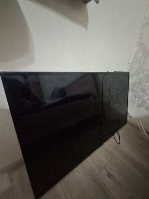 Телевизор разбитый