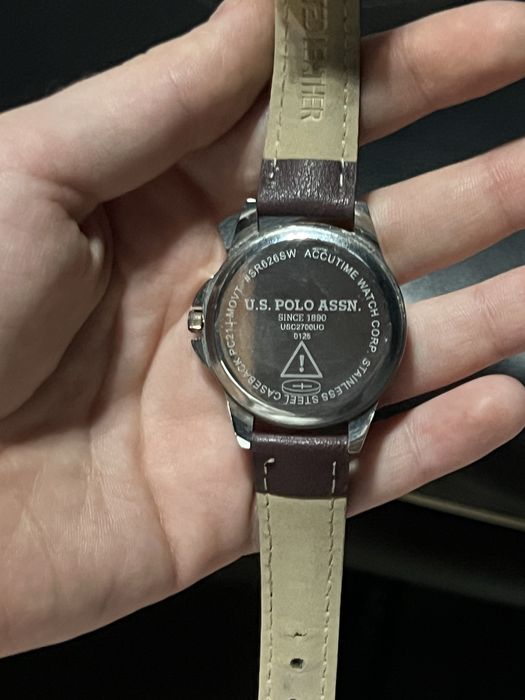 Продам часы наручные
