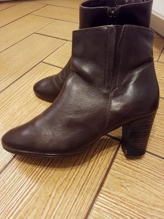 Cizme/botine piele naturala măr 39. Stare excelenta.