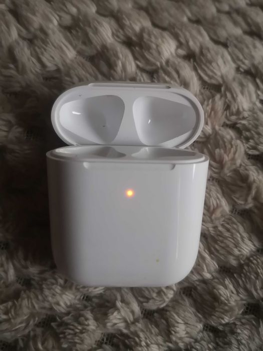 Кейс от наушников Airpods