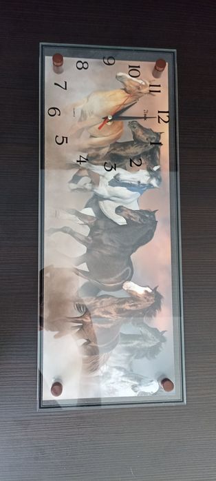 Часы (с картиной) тихие