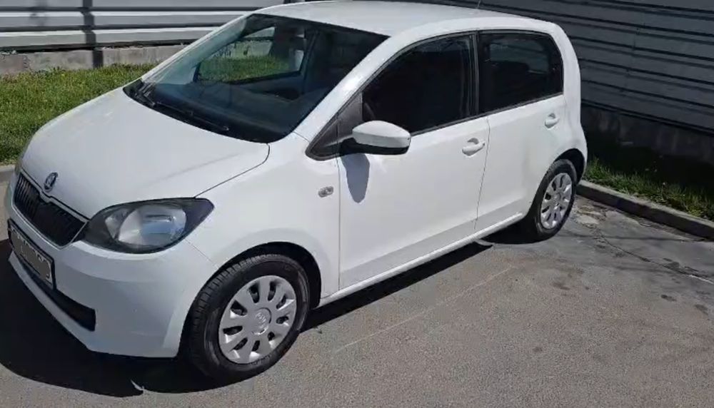 Închiriez mașină rent a car de închiriat auto