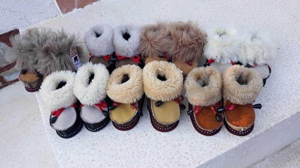 2 perechi Papuci de casă din blană naturală ovină