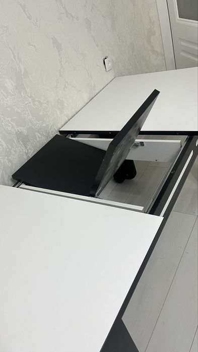 Стол виде бабочки