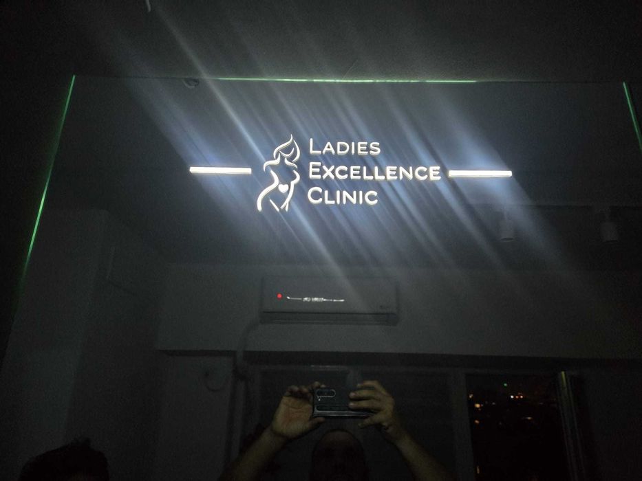 Oglinzi LED la Comanda – Dimensiuni si Forme Personalizate