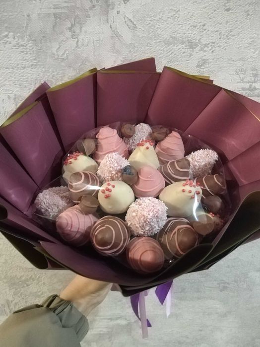 Букеты из клубники