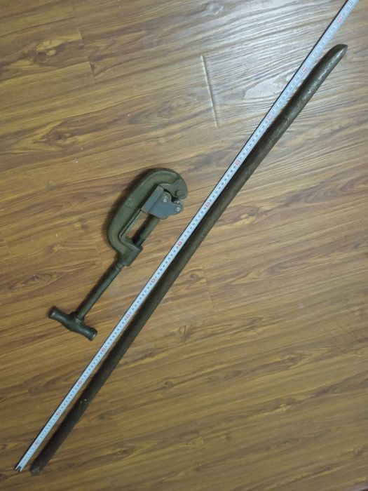 Лом и труборез советские