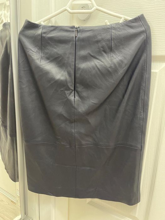 Fusta din piele noua Hugo Boss