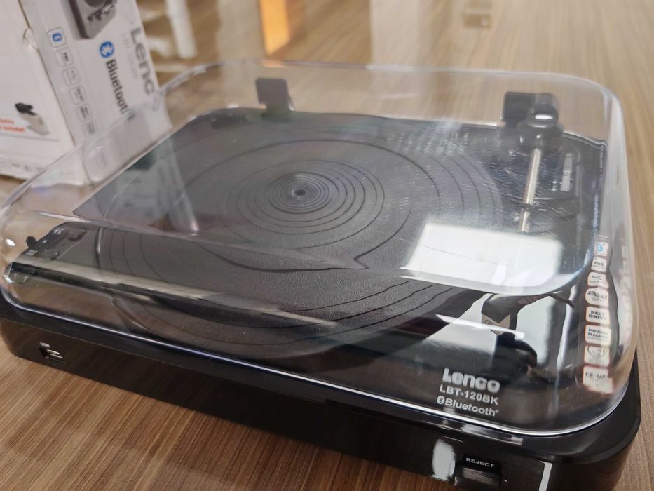 Lenco LBT-120BK грамофон с Bluetooth и USB запис – Audio-Technica