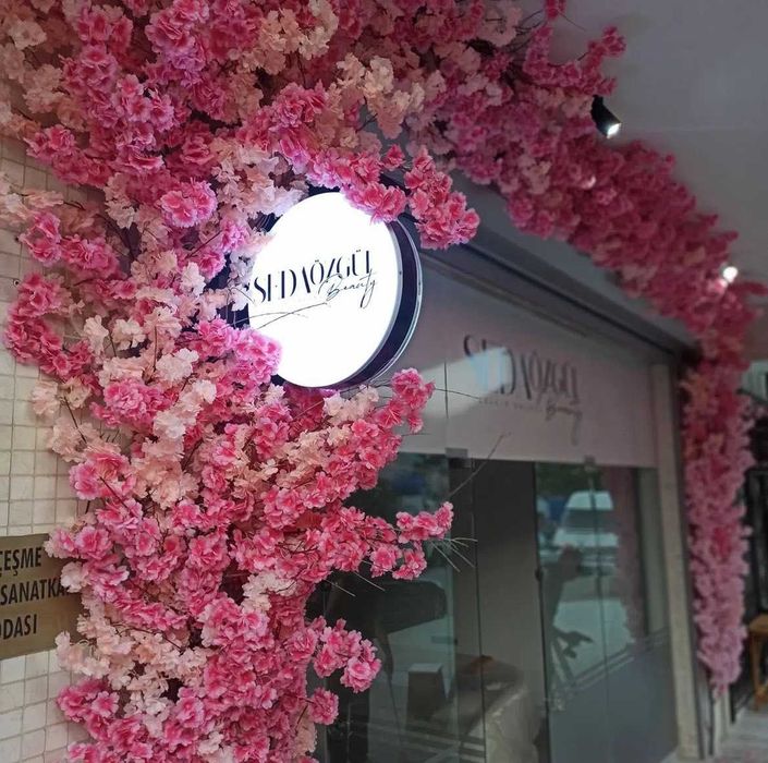 Декоративни дръвче. Изкуствени цветя