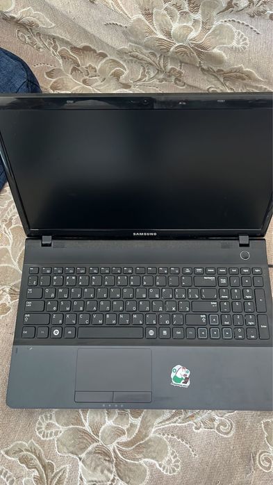 Ноутбук самсунг  продам срочно