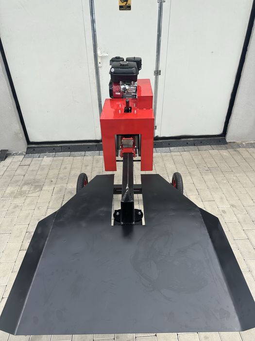 Despicator lemne cinetic Spargator lemne Crapator lemne