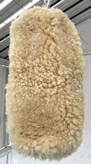 Медицинска възглавница Kaiser агнешка кожа