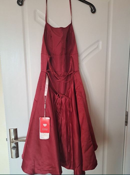 Официални рокли за бал и празник