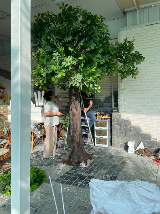 Деревья искусственные для помещения и улиц