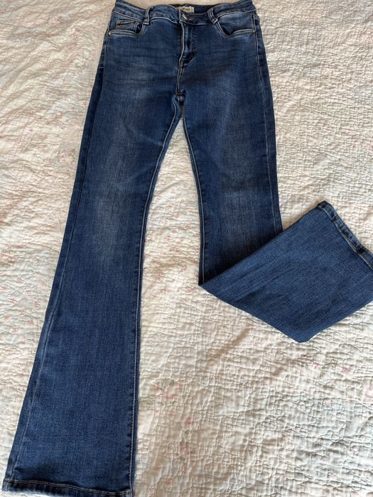 Дамски дънки от мек плат