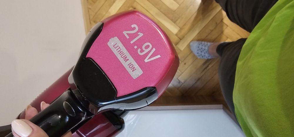 Вертикална прахосмукачка Rowenta