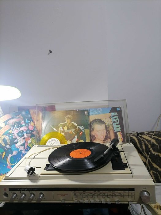 Вениловый проигрыватель