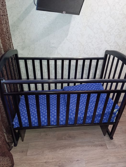 Продам детскую кроватку