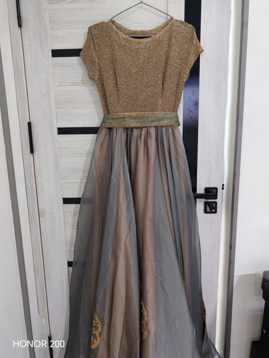 Концертные, вечерние платья