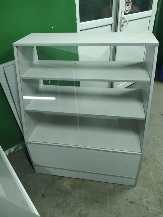 Продам полки прилавки