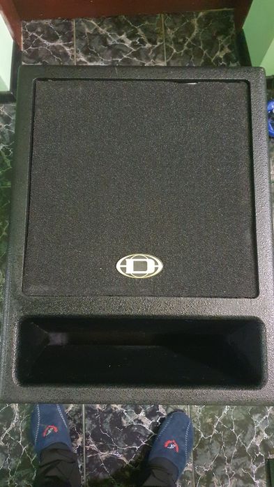 Продавам Dynacord Sub 315