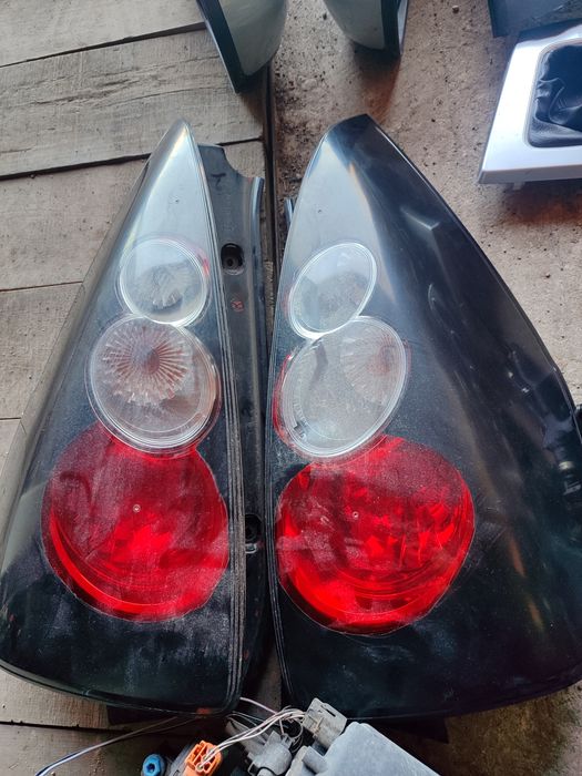 Фарове,стопове, теглич Мазда 5