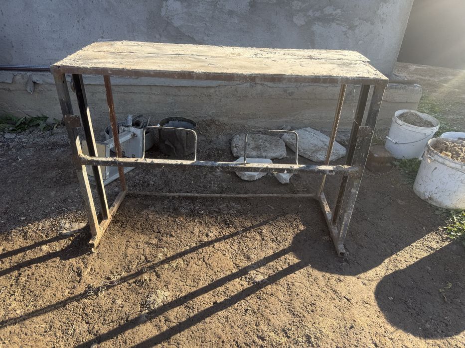 продам стол железный