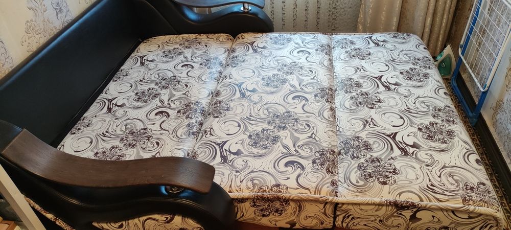 Продам диван, механизм аккордеон