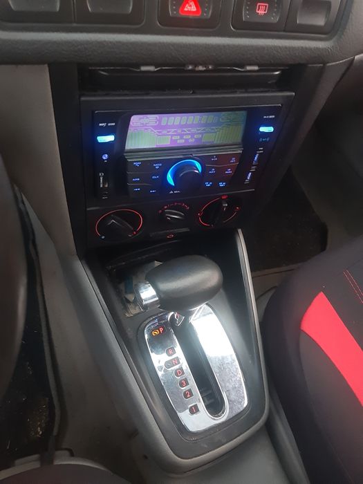 Volkswagen Golf benzină, 1.000 € — imagine 5