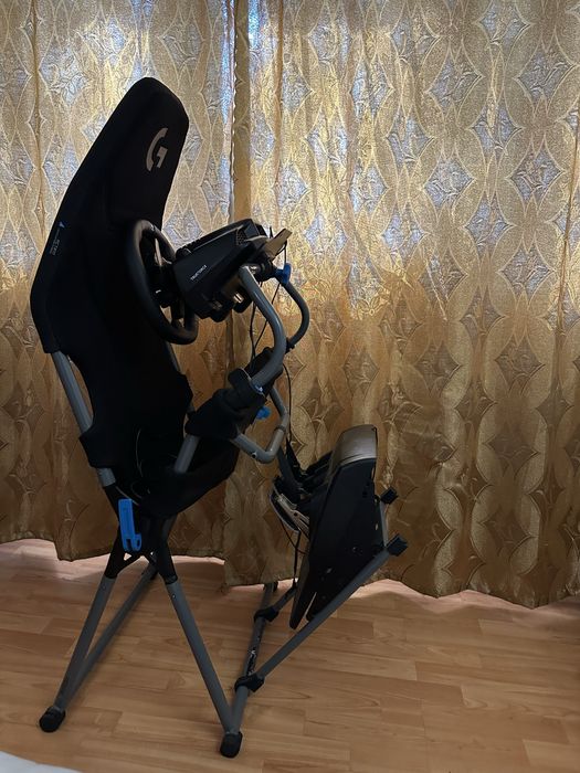Vand volan Logitec cu Playseat si VR