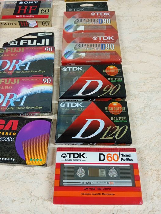 Продам аудио кассеты и видео кассеты для записи на видео камеру.