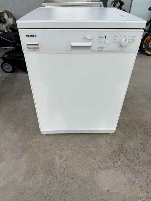 Свободностояща съдомиялна Миеле 60 см