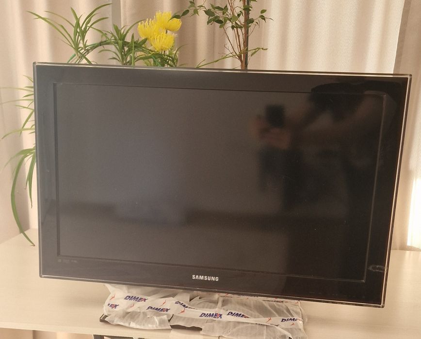 Телевизор "Samsung"