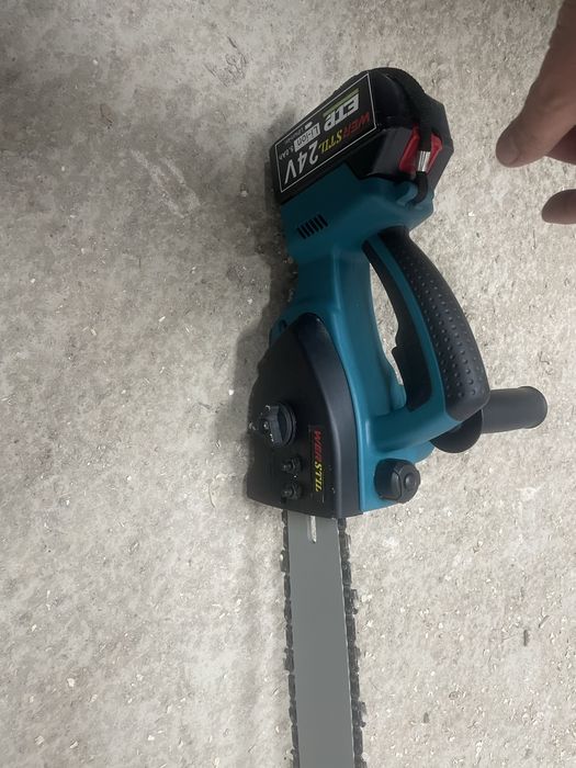 Резачка за дърва на батерии Werstil 30 см дъска