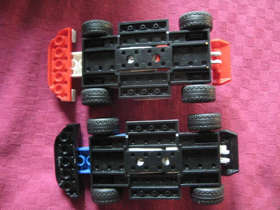 LEGO CITY: Състезателни коли F1 Williams и Haas F1 (60464)