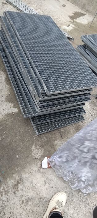 Grilaje-trepte zincate 80x23
