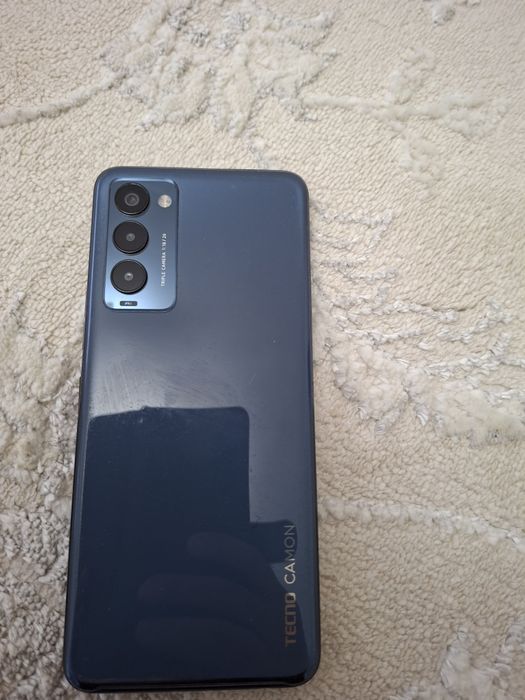 Смартфон техно камон 18