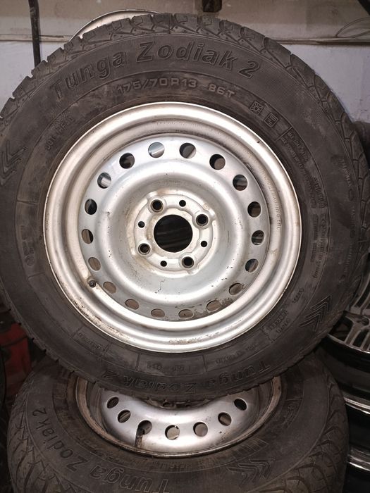 Продам r13 4/98 комплект.