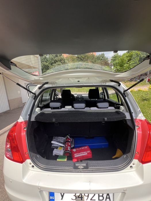 Suzuki Swift 1.3 • 2009 • 4х4 • Бензин + Газ • Нов съединител • Нови 4 сезона гуми