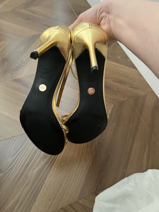Новые босоножки Zara