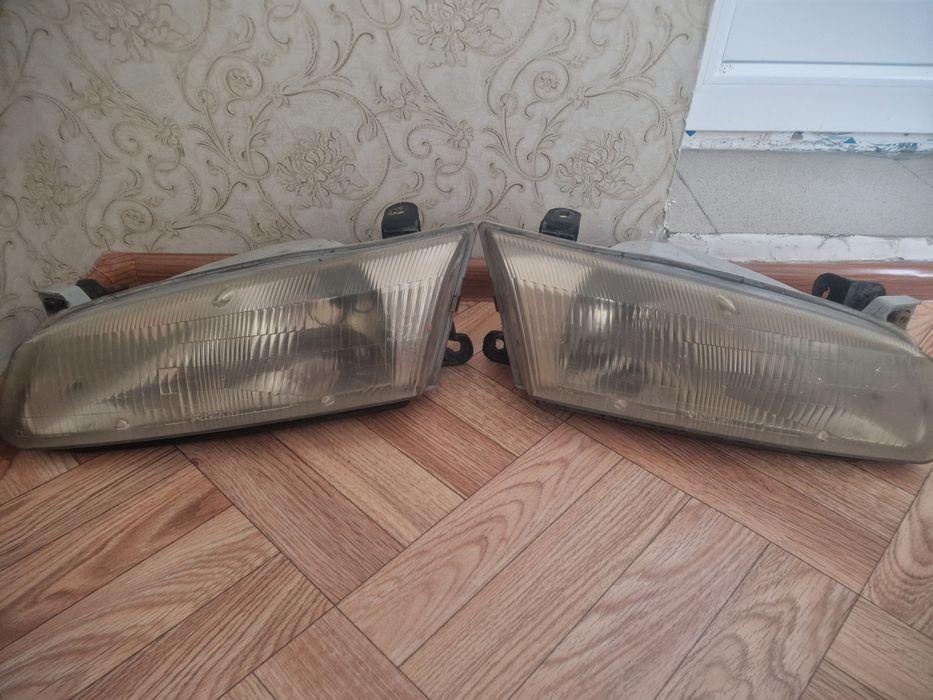 Продам фары на тойоту
