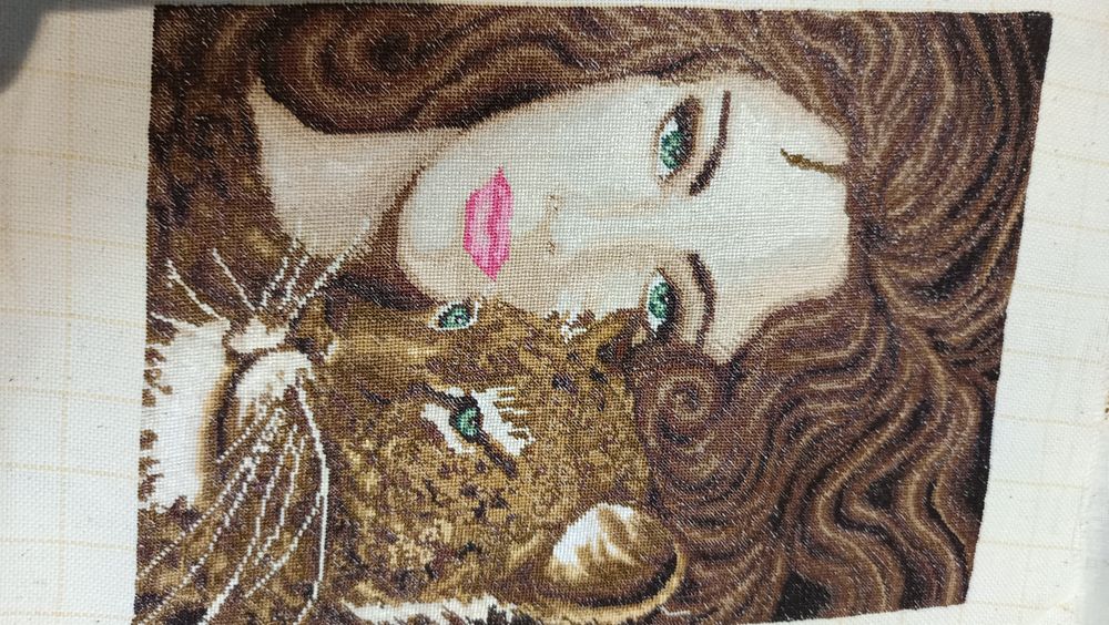 Продавам ушити гоблени и шия по поръчка