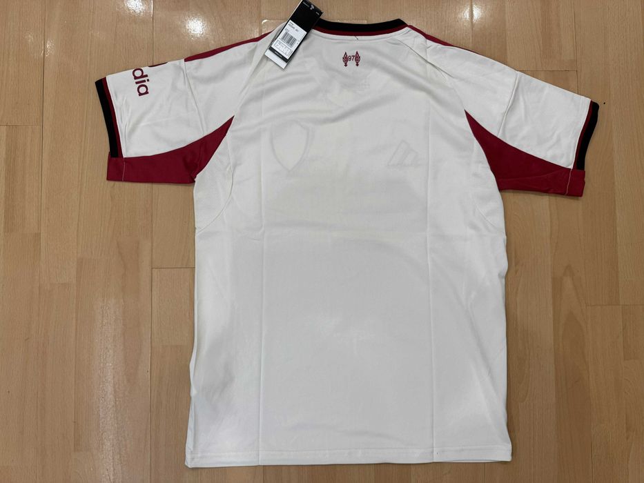 Liverpool 3rd away тениска за 25/26 година р-р Л