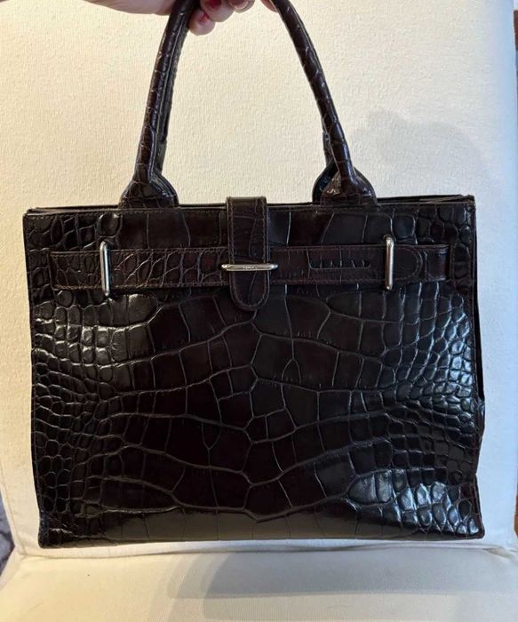 Чанта фурла черна кожена - има следи от употреба