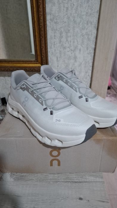 Продам новые кросы