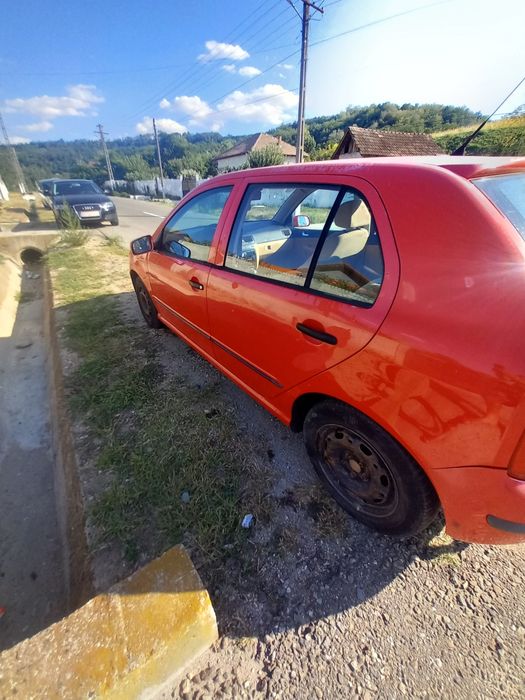 Vand mașina skoda