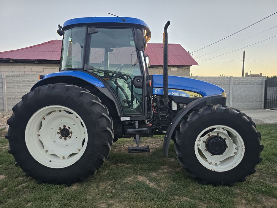 New Holland TD5050