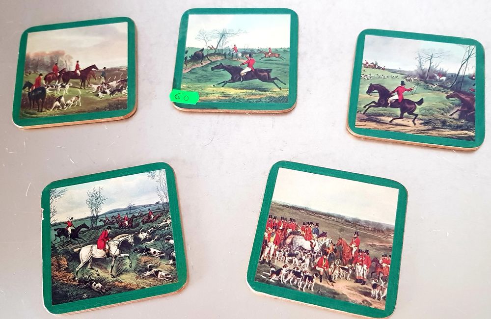 Suporți vechi pentru pahare și căni