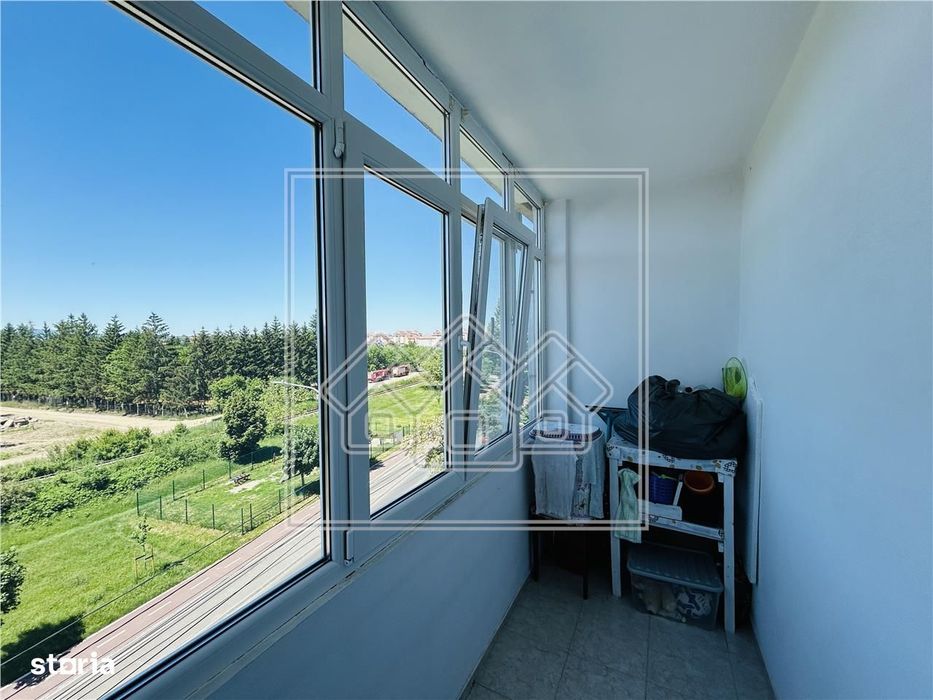 Apartament decomandat, 3 camere, 2 bai, 2 balcoane - Strand